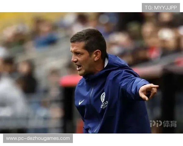 本菲卡主场2-0胜那不勒斯,穆里尼奥胜孔蒂